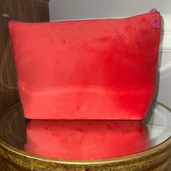 Juicy Couture cosmetic /accessory bag - Picture 4 of 7